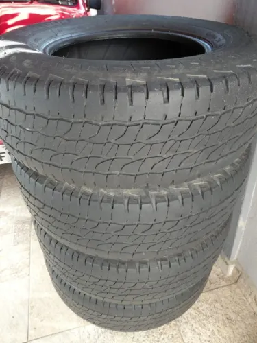 4 Pneus MICHELIN 245/70R16