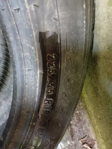 Vendo 4 pneus aro 18 225/55/18 usado
