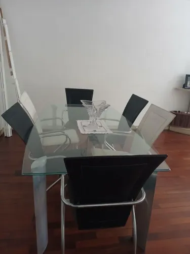 Mesa de jantar com 6 lugares