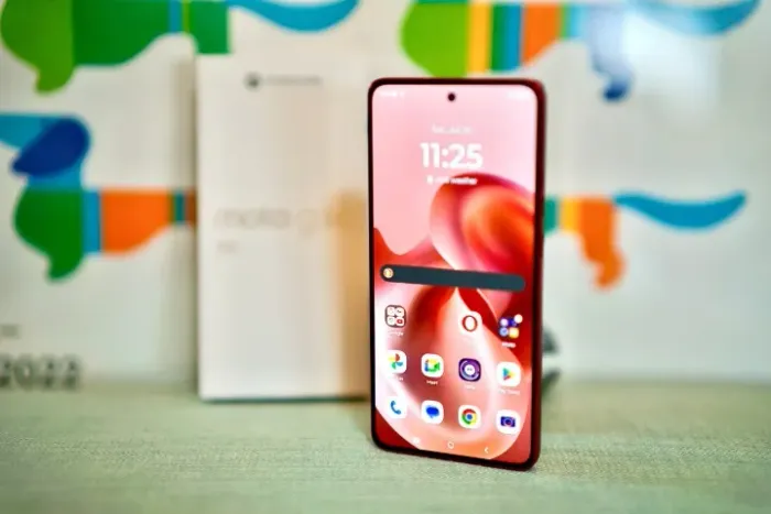 Motorola Moto G86 5G 256GB / 8GB RAM - Novo, Lacrado, com Nota e Garantia