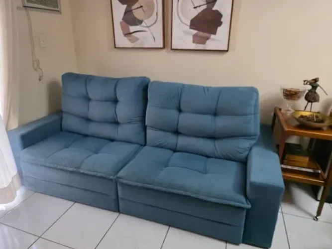 Sofá retrátil reclinável azul