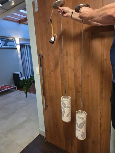 Par de Pendentes Cilíndricos Moderno com Cúpula de Tecido Floral e Cristais