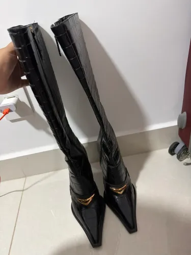 Bota Schütz Arizona couro  preta croco 