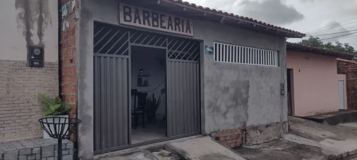 Por traz da igreja Assembléia de Deus.