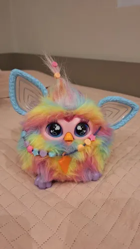 Brinquedo Furby muito novo