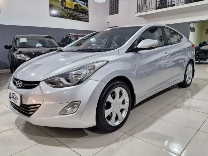 Hyundai Elantra GLS 1.8 16V Aut. 2012