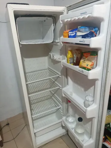 Geladeira, usada, funcionando perfeitamente