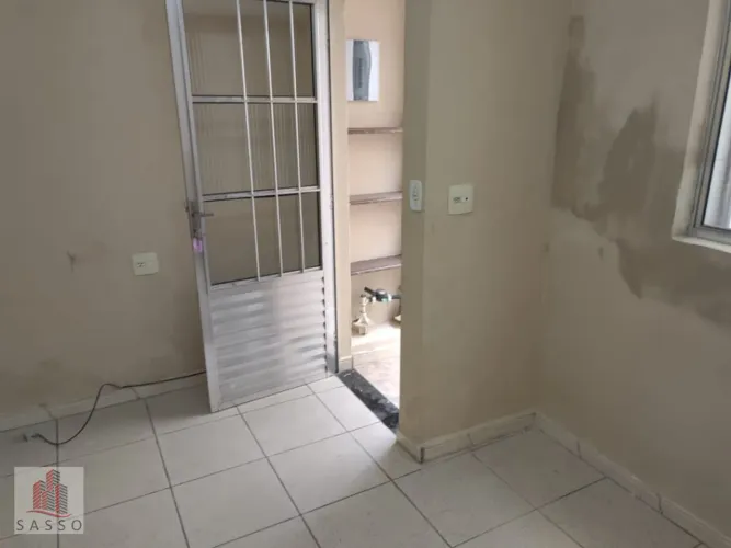 Vendo casa térrea de vila com 1 quarto no Belém.