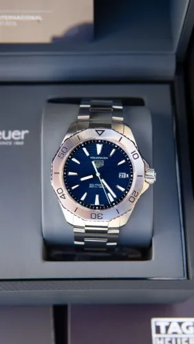 Tag Heuer Aquaracer Professional 200 Solargraph