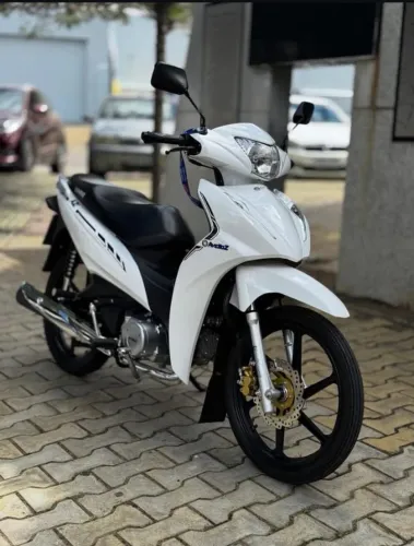 MOTO 125 CILINDRADA AVELLOZ