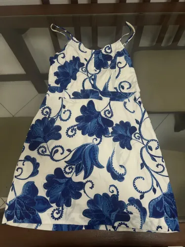 Vestido floral azul de alça