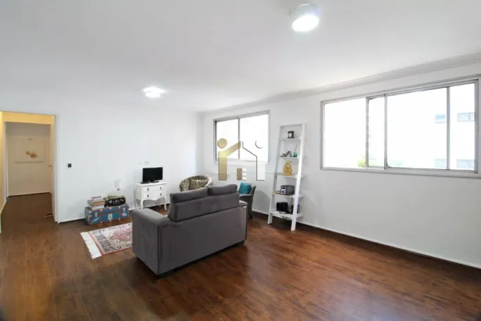 Apartamento à venda com 105m², Moema - SP