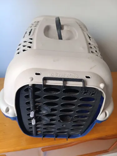 Vendo caixa de pet