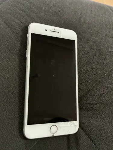 iPhone 8 Plus tela trincada