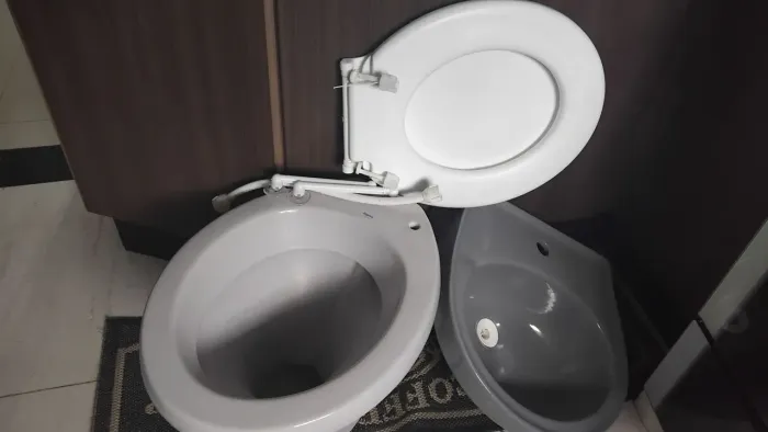 Kit banheiro marca Lagasa tons cinza claro e escuro segue brindes. 100 reais