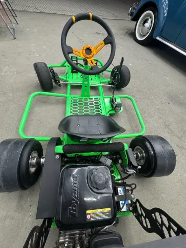 Kart e Buggy em bom estado pra ir rápido
