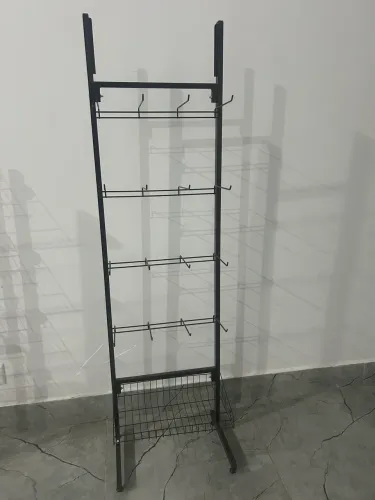 Expositor com gancheira 