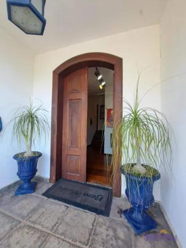 Casa imponente e atemporal no Vivendas do Rosário