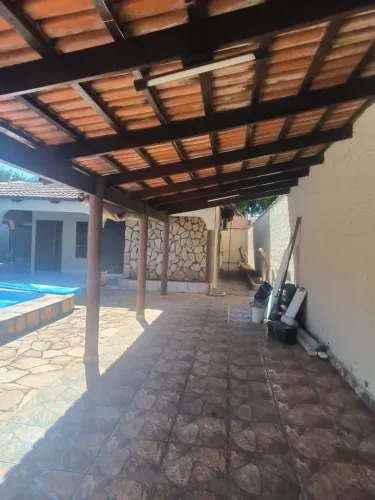 Aluga se casa