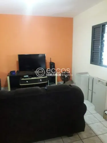Casa à venda, 3 quartos, 1 suíte, 3 vagas, Jardim das Palmeiras - Uberlândia/MG
