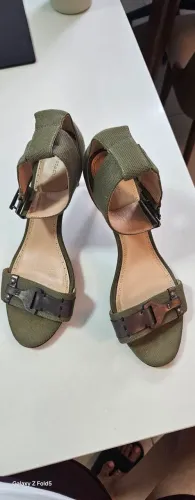 Sandália