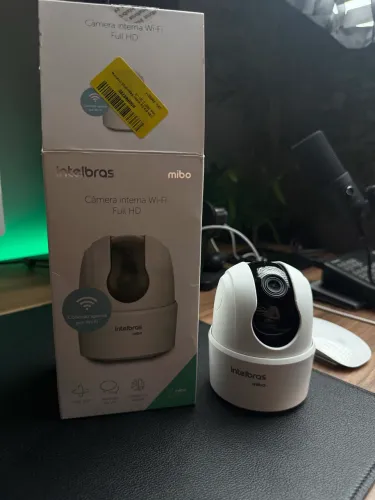 Câmera Wi-Fi Intelbras mibo + Micro SD WD Purple 256GB - impecável
