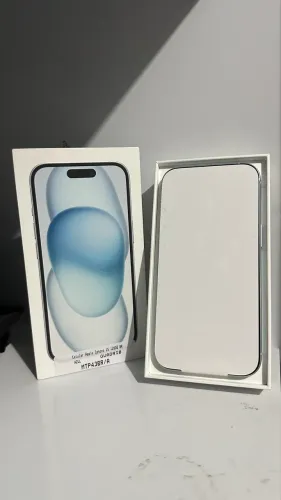 IPHONE 15 128 GB LACRADO