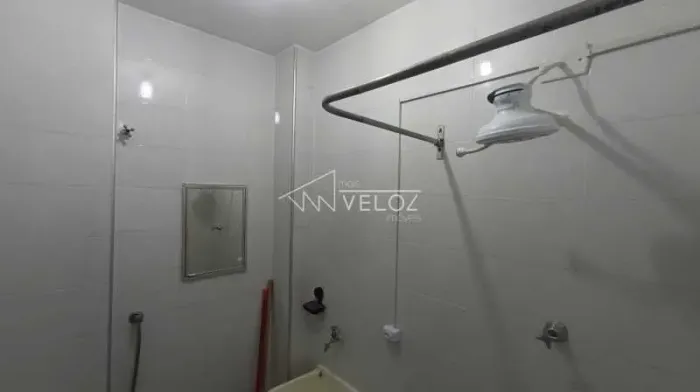 Kitnet/Conjugado - / Residencial / Centro