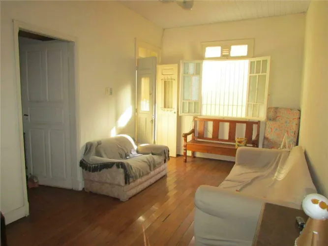 Casa à venda em Piracicaba no Centro da cidade com 2 quartos com, 180 m² de construção por