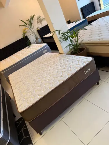 Colchão de Casal LUAR COM CAMA NOVOS - Entrego!