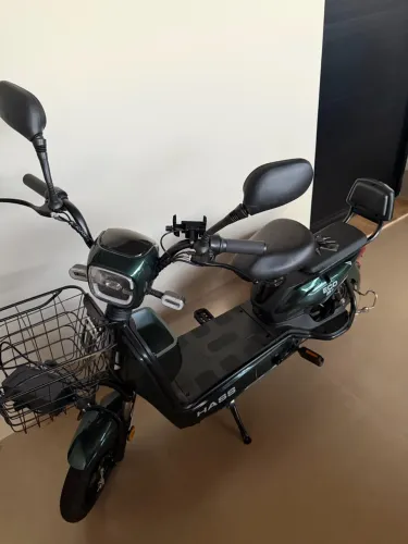 Moto eletrica Hass 500w muito nova