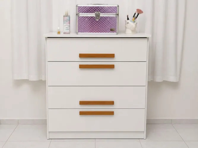 Cômoda 4 gavetas