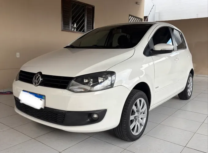 Volkswagen Fox 1.6 MI I Motion Total Flex 8V 5P 2013
