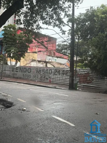 Terreno Comercial de 1.080 m² em Frente à Praça do Derby