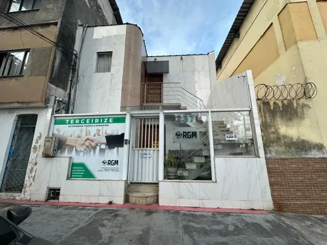 CASA COMERCIAL NO CENTRO DE VILA VELHA 