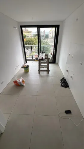 Assentamento de Porcelanato l Piso e Parede