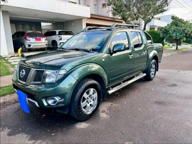Nissan Frontier SV AT. CD 4X4 2.5 TB Dies. Aut. 2016