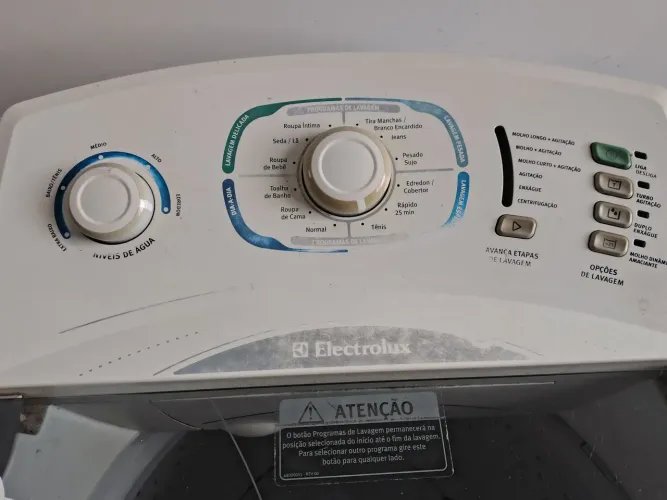 Máquina Eletrolux para retirar peças