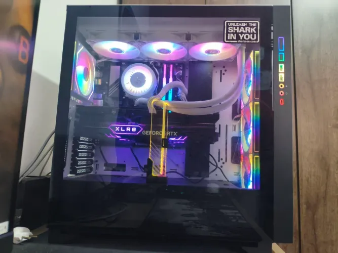 PC GAMER RTX4090+9800X3D+32GB RAM VENDO/TROCO