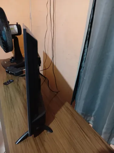 Vendo TV 39 polegadas  semi nova 