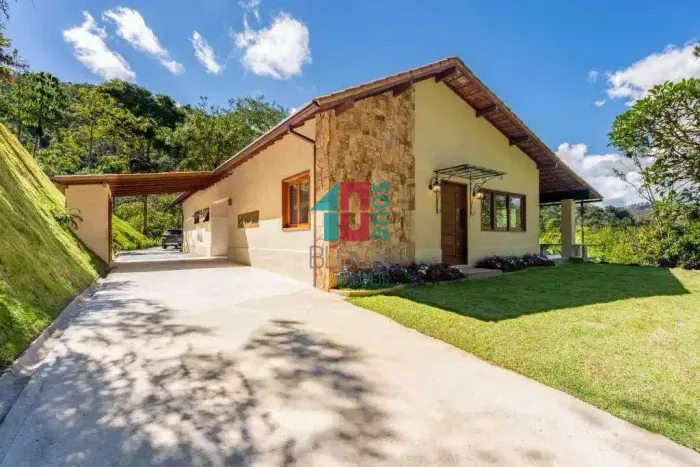Itaipava | Casa 3 quartos, sendo 3 suites