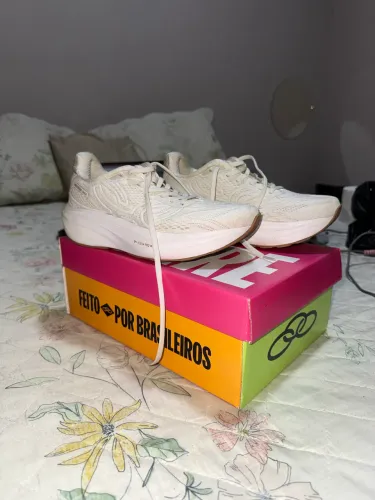 Vende tênis CORRE MAX NOVO