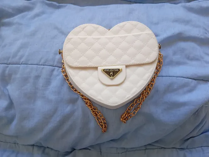 Bolsa de Coração Branca e Dourada