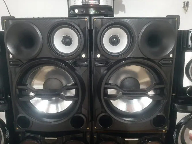 Vendo Caixa de som Sony h2000 de 15 polegadas