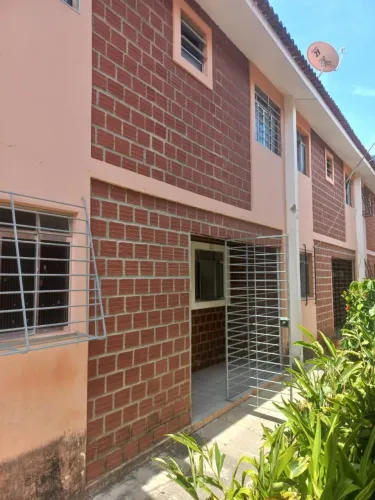 Casa em condomínio 3 quartos e piscina
