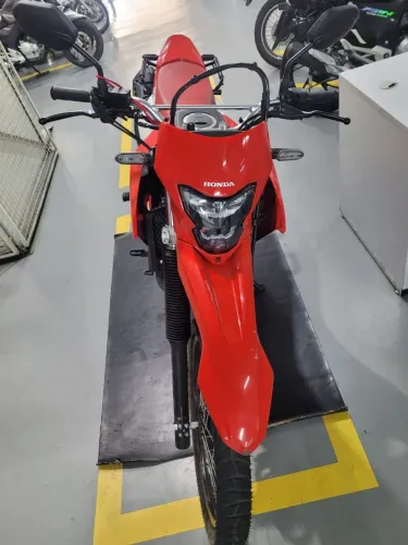 Honda XR tornado 2025. Venda 31.000 , ou passo o financiamento por $1.900paguei $11.395
