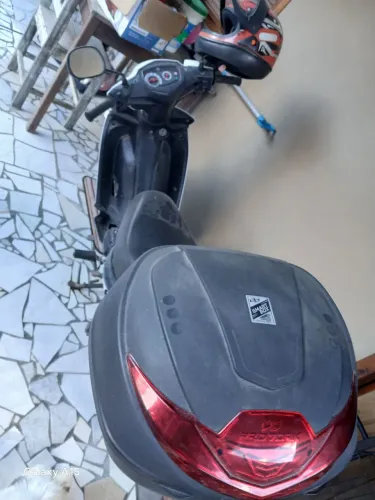 Vendese moto crypiton 2015