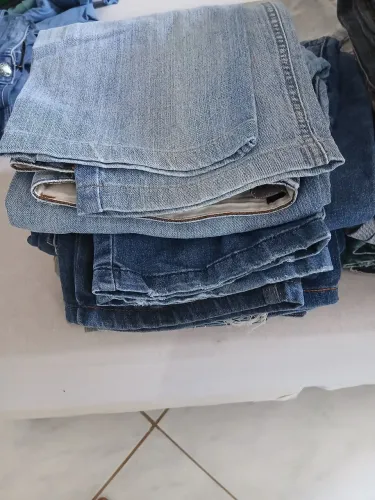 Lote fechado com 5 calças jeans para trabalhar n44