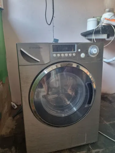 Maquina de lavar Electrolux