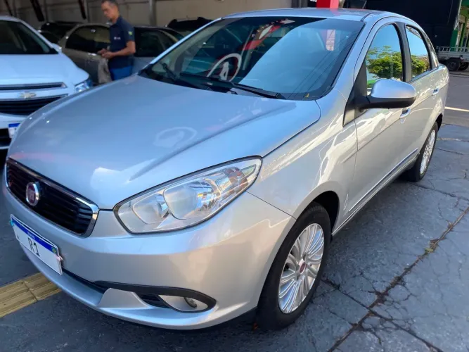 Fiat Grand Siena Essence 1.6 Flex 16V 2018